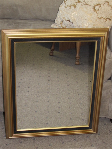 ELEGANT FRAMED MIRROR TO HANG ON YOUR WALL 