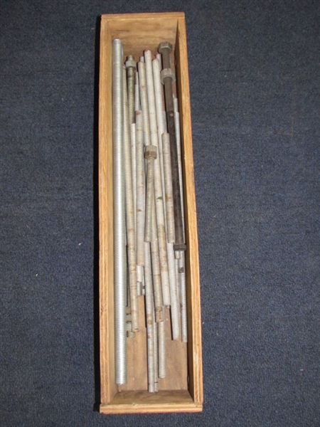  A LARGE ASSORTMENT OF COURSE THREADED RODS 