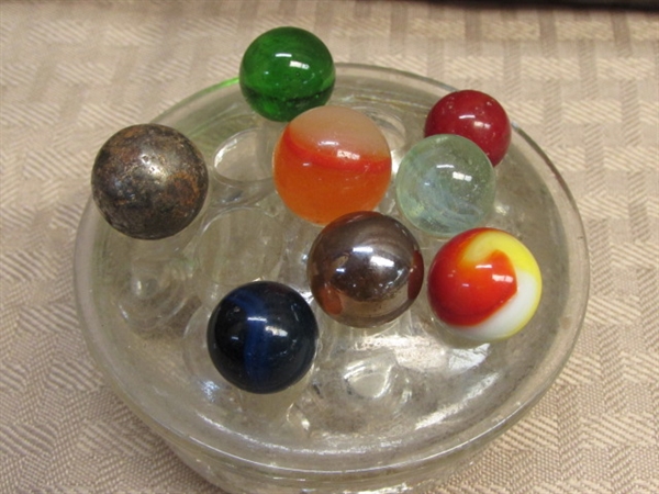 VINTAGE MARBLES!  HALF A 3 PINT BALL JAR OF MARBLES OF VARIOUS STYLES & SIZES