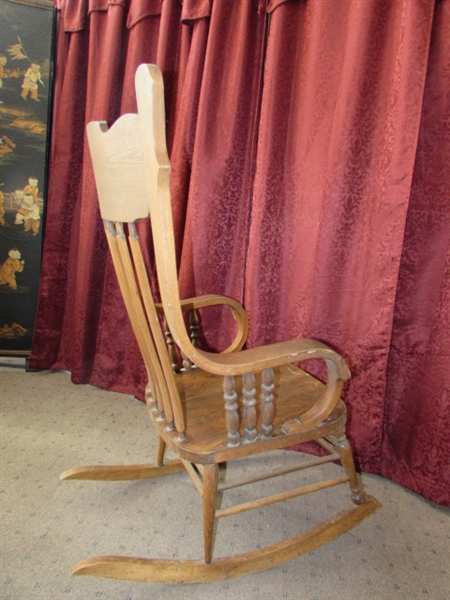  LOVELY ANTIQUE BENTWOOD SOLID OAK ROCKING CHAIR