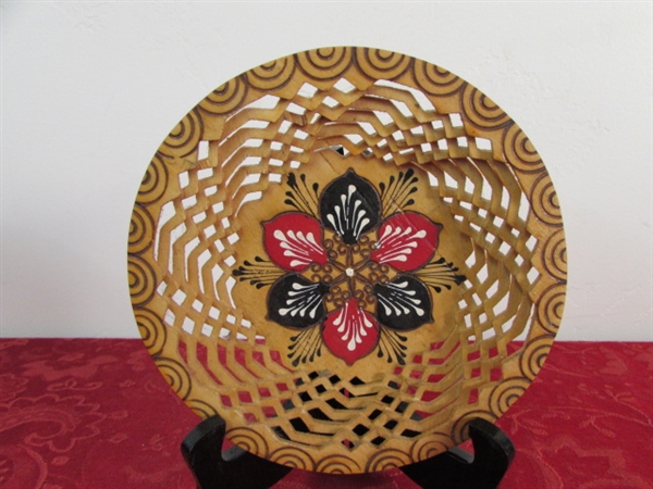 RED ROOSTER HAND PAINTED BOWL SOLID WOOD SMALL STOOL, WOOD LATTICE WORK DISH 184 & MORE