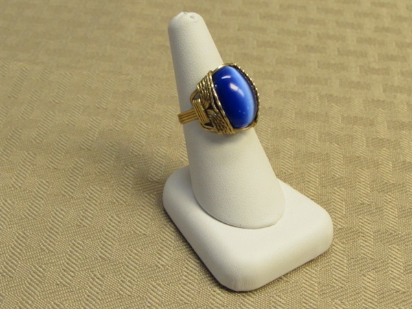 GORGEOUS HAND MADE VIBRANT BLUE CATS EYE GOLD WIRE WRAPPED RING 