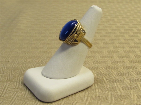 GORGEOUS HAND MADE VIBRANT BLUE CATS EYE GOLD WIRE WRAPPED RING 