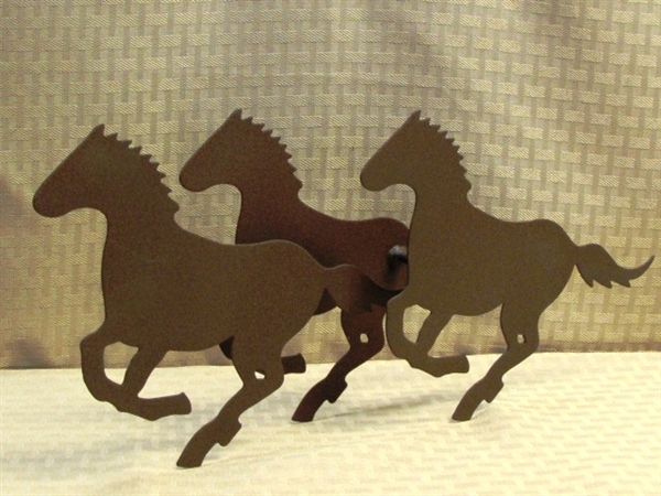 WONDERFUL, RUSTIC & CLEVERLY HAND CRAFTED PICTURE FRAME & GALLOPING HORSES WALL HANGING