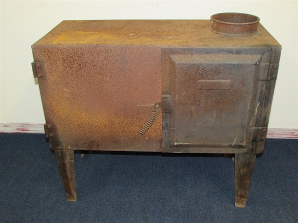 ANTIQUE CAST IRON SHEPHERD'S STOVE/OVEN FOR THE SHOP, CABIN OR REPURPOSED DÉCOR