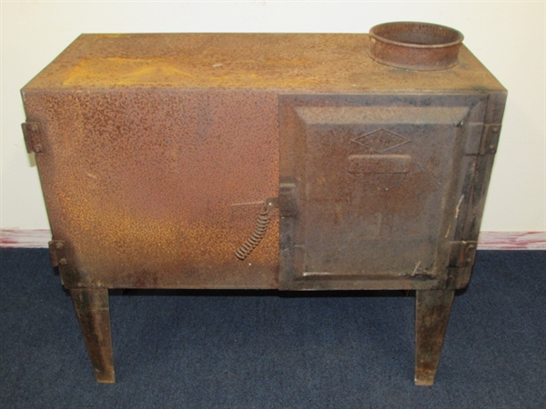ANTIQUE CAST IRON SHEPHERD'S STOVE/OVEN FOR THE SHOP, CABIN OR REPURPOSED DÉCOR