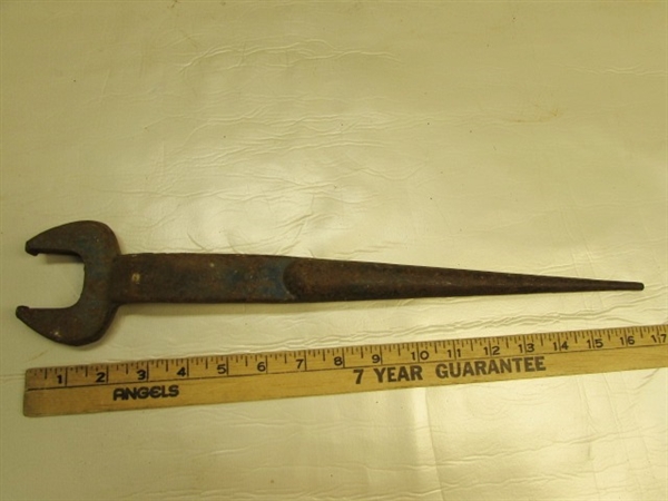GREAT ANTIQUE/VINTAGE TOOLS FOR USE OR DÉCOR-WOOD HANDLED WINCH, NO 3 ALLIGATOR WRENCH, PRY BAR, HOLT FILE & MORE