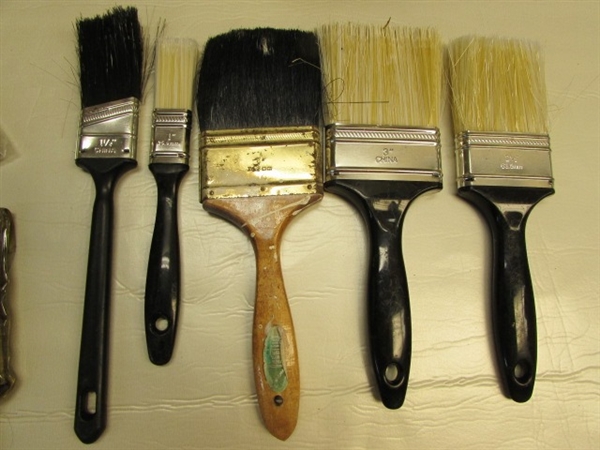 PAINT THE HOUSE OR THAT CUTE DRESSER YOU JUST GOT AT ANY & ALL AUCTIONS!  16 PAINT BRUSHES, SCRAPER, SANDERS & MORE