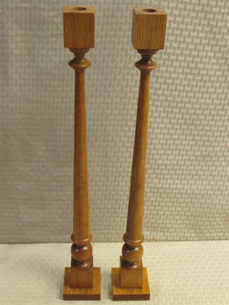 A PAIR OF HANDSOME TURNED OAK CANDLESTICKS