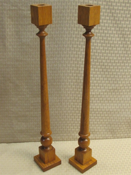 A PAIR OF HANDSOME TURNED OAK CANDLESTICKS