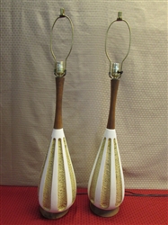 1950S COOL!  A PAIR OF FUN RETRO TABLE LAMPS