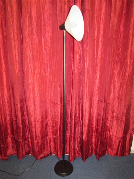 BRIGHTEN UP ANY SPACE WITH THIS NICE FLOOR LAMP