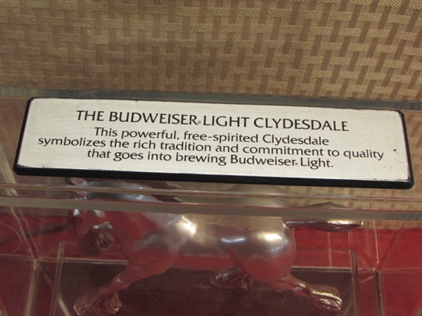 A MUST HAVE FOR THE HORSE LOVER OR MAN CAVE!  BUDWEISER CLYDESDALE LIGHT