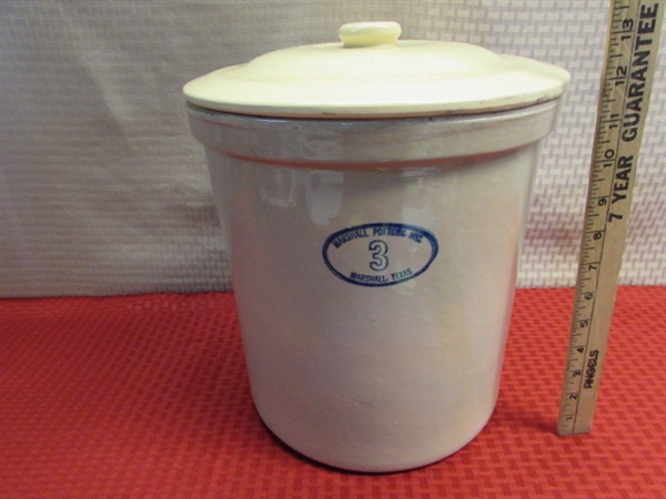 VINTAGE MARSHALL POTTERY 3 GALLON STONEWARE CROCK WITH LID IN VERY GOOD CONDITION