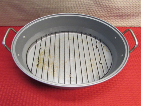 FOR YOUR HOLIDAY FEAST!  CARBON STEEL ROASTING PAN, RACK, 2 BAKING SHEETS, NEW POTHOLDERS & MORE