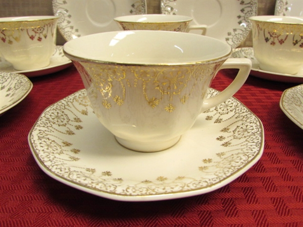 GORGEOUS VINTAGE 22K GOLD EMBELLISHED ROYAL CHINA-8 PLACE SETTINGS & LOTS OF EXTRAS 