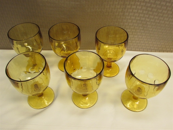 STUNNING VINTAGE AMBER GLASS DRINKING GLASSES & GOBLETS