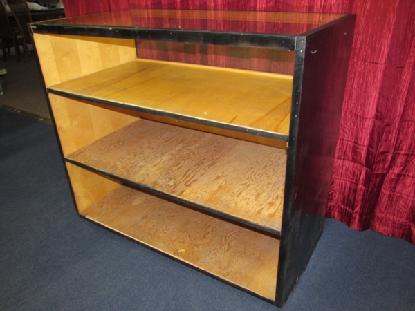 NICE GLASS TOPPED WOOD DISPLAY CABINET WITH 3 SECTIONS.