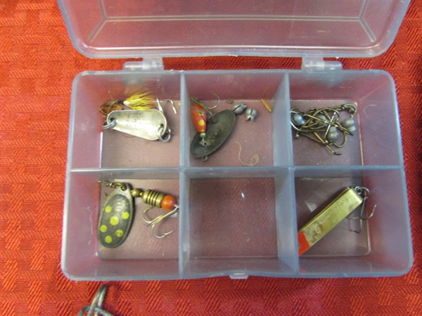 FISHERMAN! FOUR FISHING RODS-FOUR REELS-PLANO TACKLE BOX WITH LURES-WEIGHTS-STRINGER