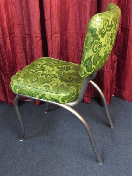 SO CUTE RETRO 1950s SIDE/DINETTE CHAIR WITH VINYL SEAT/BACK IN PERFECT CONDITION 