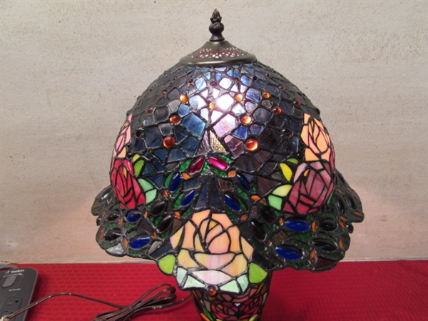 GORGEOUS NEW LIMITED EDITION BEJEWELED ROSE STAINED-GLASS TIFFANY STYLE TABLE LAMP