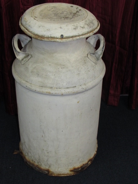 RIGHT OFF THE OLD DAIRY!  WONDERFUL PRIMITIVE STEEL MILK CAN