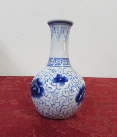 POTTERY HAND PAINTED CROCK WITH UTENSILS, BLUE & WHITE VASE, BLUE GLASSES, CORELLE SERVING PLATE 
