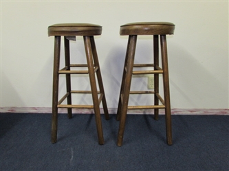 TWO MATCHING RANCH STYLE BAR STOOLS WITH ROUND VINYL SEATS