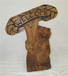 COME ON IN!  CHAIN SAW WOOD CARVED BEAR WITH A WELCOME SIGN