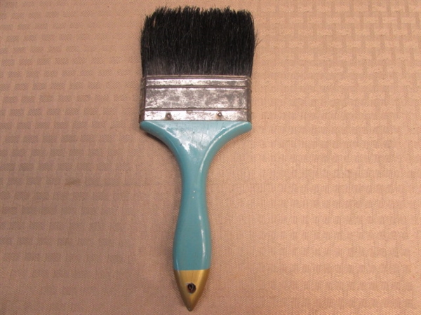 COLORFUL VINTAGE PAINT BRUSHES!