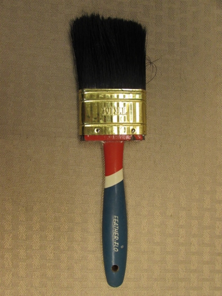 COLORFUL VINTAGE PAINT BRUSHES!