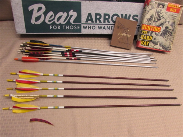 SEVENTEEN VINTAGE TARGET ARROWS & 5 VINTAGE BOOKS ALL ABOUT ARCHERY & BOW HUNTING