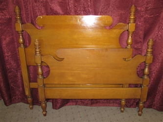 CHARMING VINTAGE SOLID MAPLE TWIN SIZE HEADBOARD & FOOTBOARD WITH BEE HIVE DETAILS #2