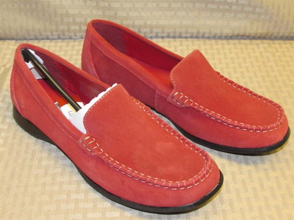 NEVER WORN LADIES RED LEATHER LOAFERS-CUTE!