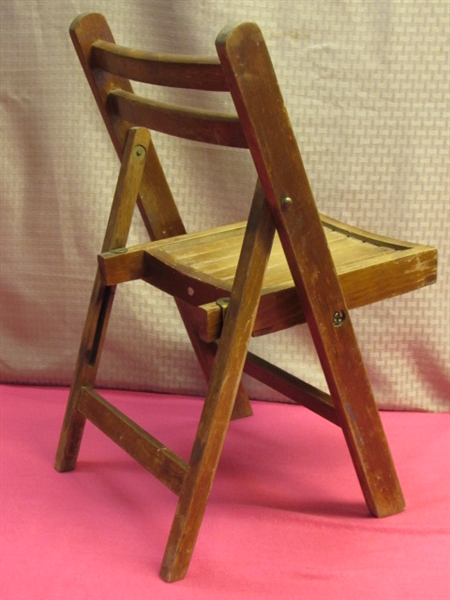 THE MOST ADORABLE ANTIQUE  WOOD FOLDING DECK CHAIR-CHILDS SIZE!