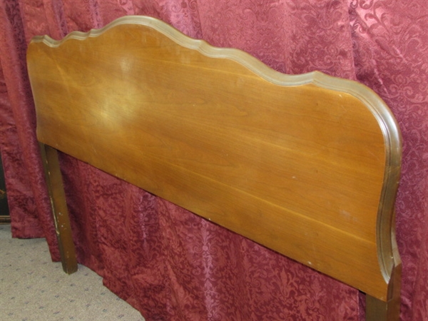 CHARMING FULL SIZE CHERRY WOOD BED 