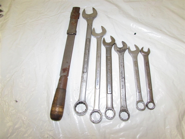 VERY COMPLETE SET OF MECHANICS TOOLS, RACHETS, OPEN END & BOX WRENCHES, A TORQUE WRENCH & MORE