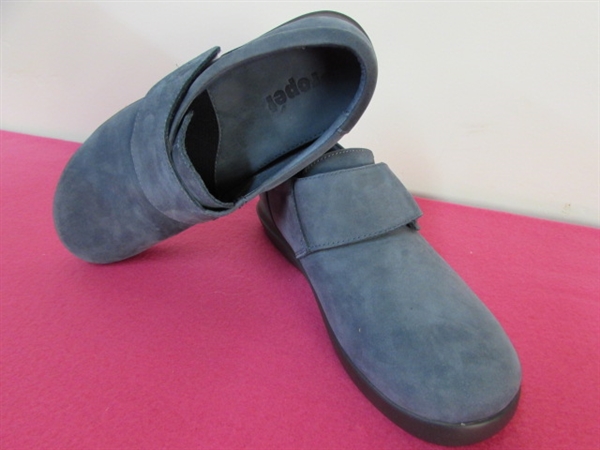 LADIES REALLY COOL  BLUE SUEDE SHOES, SUPER COMFORTABLE   - NEW