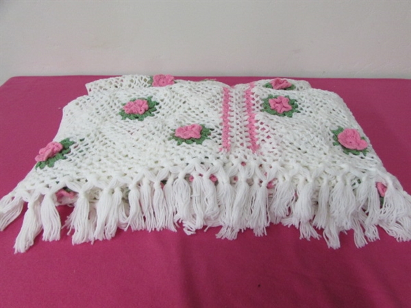BEAUTIFULLLY MADE GRANNY THROW WITH 3-D PINK ROSES
