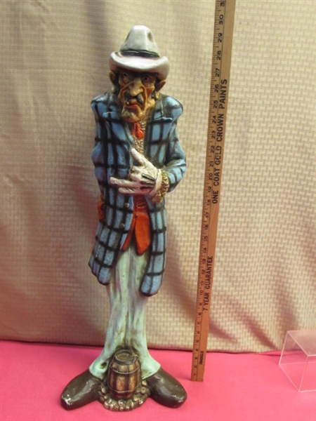 UNIQUE VINTAGE UNIVERSAL STATUARY GANGSTER 29 TALL