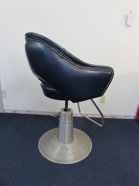 RARE VINTAGE HYDRAULIC BEAUTICIANS CHAIR NAVY BLUE
