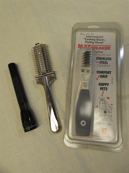 THE DOGGY CLIP SET WAHL ELECTRIC CLIPPERS PLUS LOTS OF TOOLS NEEDED TO TRIM UP YOUR PET