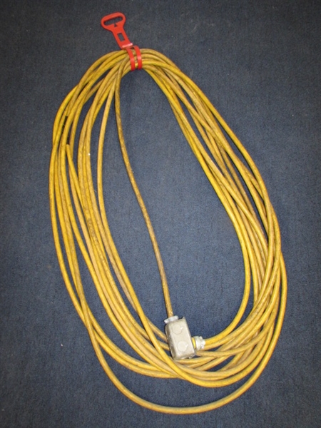 HEAVY DUTY EXTENSION CORD WITH TWO OUTLET BOX