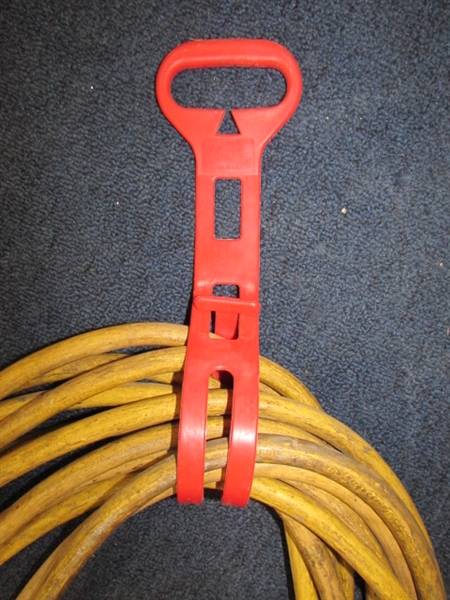 HEAVY DUTY EXTENSION CORD WITH TWO OUTLET BOX