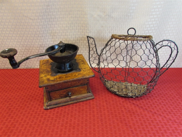 CLASSIC ANTIQUE CRANK HANDLE CAST IRON & WOOD COFFEE MILL & WIRE TEAPOT WALL HANGING