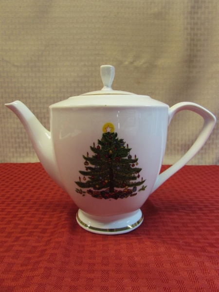 CHRISTMAS TREE  PORCELAIN TEAPOT WITH LID