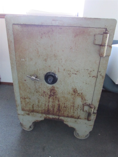 PORTABLE VINTAGE SAFE - TAKES A GANG TO MOVE IT