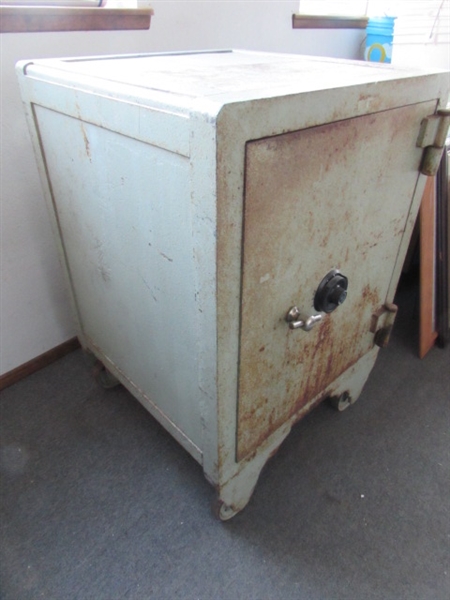 PORTABLE VINTAGE SAFE - TAKES A GANG TO MOVE IT