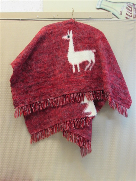 GORGEOUS  PERUVIAN PONCHO HANDWOVEN OF VERY SOFT WOOL