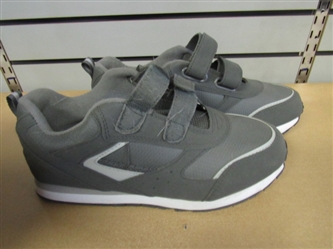 NEW OR LIKE NEW MENS VELCRO CLOSURE TENNIS SHOES